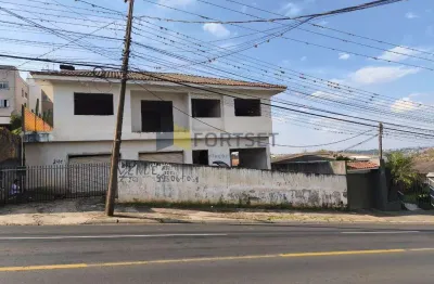 Terreno á venda em oficinas, ótima localização medindo 1.709,38 metros quadrados