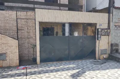 Casa térrea 4/4 e 1 vaga em excelente localização - periperi
