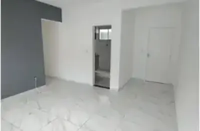 Apartamento reformado em nazaré, com 3/4 e 2 vagas de garagem