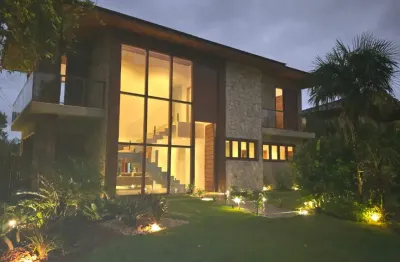 Casa 4 suítes no condomínio ilha dos pássaros em praia do forte