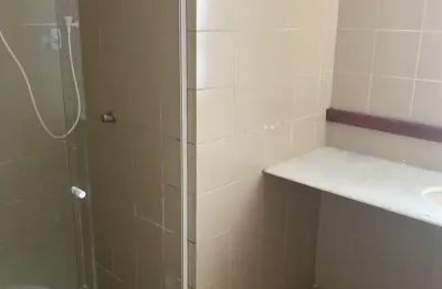 Apartamento 3/4 sendo uma suite, + dependencias de empregada reversível