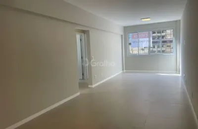 Apartamento totalmente reformado – 2 suítes + 1 demi-suíte – centro de florianópolis