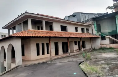 Sobrado  968m2 alto padrão - em fase de acabamentos - são 02 terrenos
