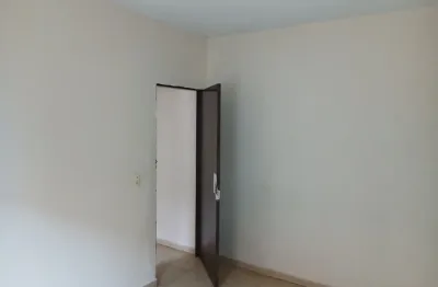 Casa com 1 quarto para alugar na Rua Alexandre Giusti, 182, Jardim dos Manacás, São Paulo