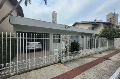 Casa com 3 quartos à venda na Rua 910, Centro, Balneário Camboriú