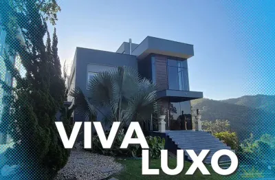 &#127969; casa de alto padrão com vista deslumbrante em condomínio fechado em balneário camboriú!
