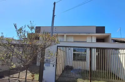 Casa térrea na zona leste, bem localizada e pronto para morar.