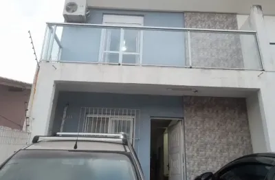 Casa com 2 quartos à venda na Avenida Dona Rosalina, Igara, Canoas