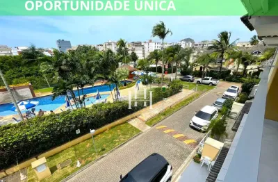 Casa Triplex com Piscina Privativa em Condomínio Fechado – Conforto, Segurança e Lazer Completo