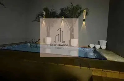 Casa espaçosa com lazer e armários planejados, estuda permuta por apartamento de maior valor.