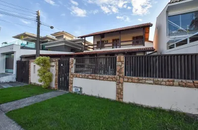 More no bairro nobre de Niterói - Casa em Camboinhas - Próximo à  Praia