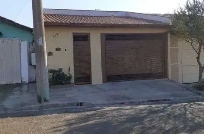 Casa para venda possui 116 metros quadrados com 3 quartos. sendo 1 suite
