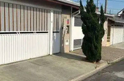 Casa com 109 metros quadrados de área construída no jardim panorama em salto sp