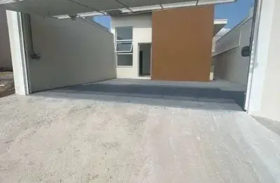 Casa para venda tem 77 metros quadrados com 3 quartos sendo 1 suite