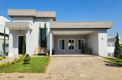 Casa para venda possui 285 metros quadrados com 3 quartos sendo 3 suítes