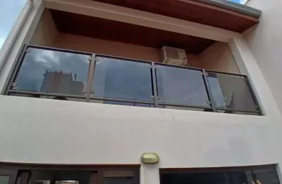 Sobrado com 3 dormitórios sendo 1 suíte na vila henrique em salto sp