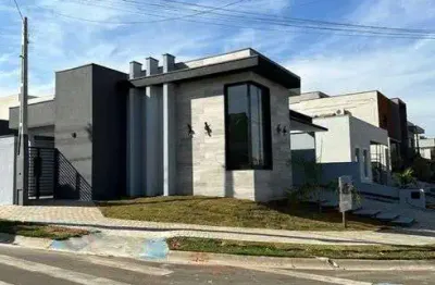 Casa de condomínio para venda tem 161 metros quadrados com 3 quartos sendo 1 suíte.