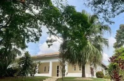 Linda casa com 484 metros de área construída no condomínio piccolo paese em salto sp