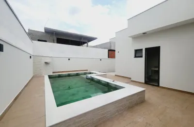 Linda casa com 3 dormitorios sendo 1 suite no condominio lagos d icarai em salto sp