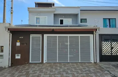 Linda casa com 4 dormitorios sendo 1 suite no jardim panorama em salto sp