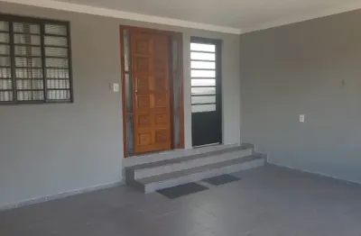 Linda casa com 2 dormitórios sendo 1 suite no jardim cidade de salto sp