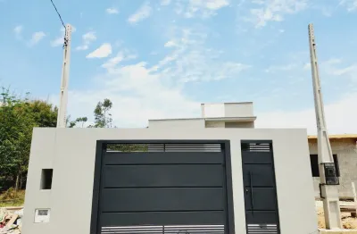 Linda casa com 2 dormitorios sendo 1 suite e piscina no jd novo sao pedro em salto sp