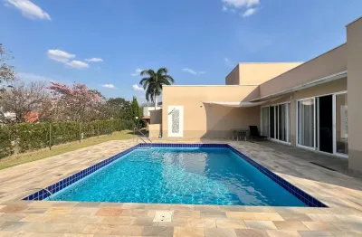 Linda casa com 328 metros quadrados no condomínio Haras Paineiras em Salto SP