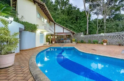 Casa de 650m² à venda em fradinhos, com área de lazer completa