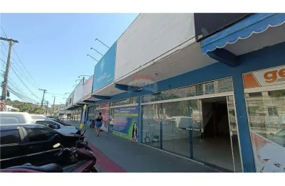 Loja com aproximadamente 200 m² para locação na av. vitória em frente a fabrica 747 - ilha de santa maria