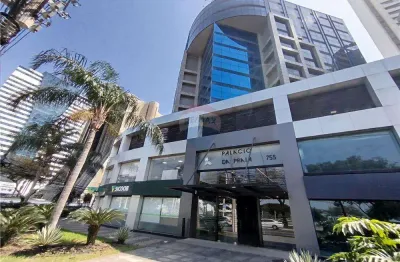 Sala comercial com aproximadamente 50m² para locação na enseada do suá.