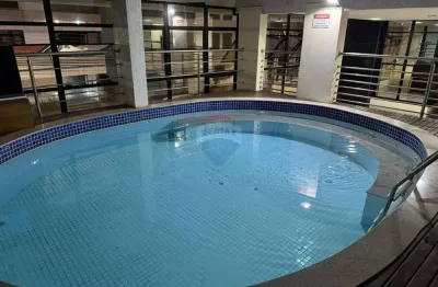 Cobertura de luxo com piscina no centro de guarapari