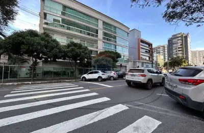 Apartamento de 3 quartos, 1 suite, 3 banheiros, 2 vagas de garagem com aproximadamente 90m² para locação na praia do canto