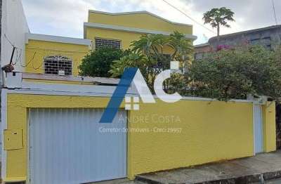 Casa duplex com 350 m² de construção, 6/4, ampla e iluminada no rio vermelho - ótima para fins comerciais