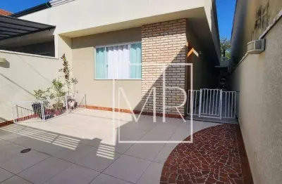 Casa térrea com 3 dormitórios, 110 m², à venda por R$ 725.000 - JD. Maristela - Atibaia–SP.