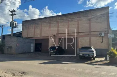 Galpão à venda com 2700 m2 sendo 1000 m2 de área construída com localização privilegiada em jesus dos perdões/sp