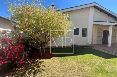 Casa com 3 dormitórios à venda, 300 m² por R$ 1.100.000,00 - Vila Santista - Atibaia/SP