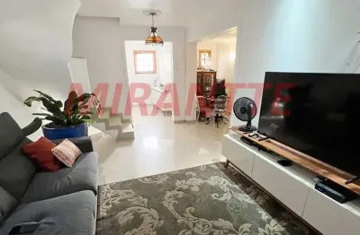 Sobrado de 114m² com 3 quartos em conjunto residencial santa terezinha