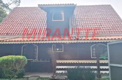 Sobrado de 350m² com 4 quartos em serra da cantareira