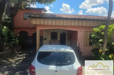 Casa com 4 quartos para alugar na Santa Terezinha, Belo Horizonte 