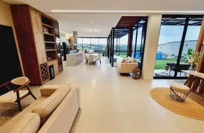 Casa assobrada com 340m² de área construída com ótimo acabamento no campos do conde taubaté sp