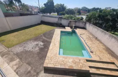 Casa assobradada em condominio de taubaté com piscina privativa, área gourmet e 3 suítes