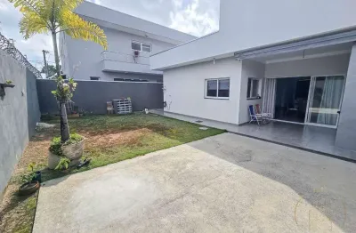 Casa térrea com espaço gourmet e quintal no condomínio campos do conde iii em tremembé sp