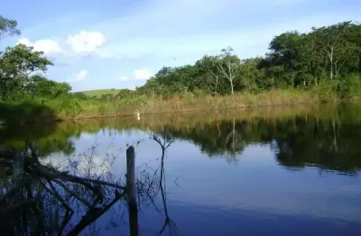 Fazenda à venda na Praça Antônio Quirino da Silva, Centro, Itatiaiuçu