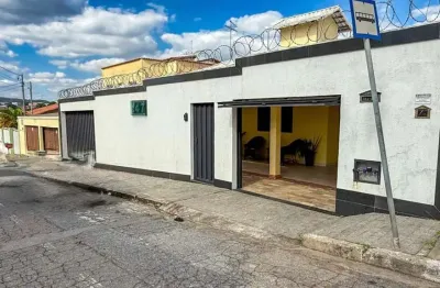 Casa com 2 quartos à venda na Avenida Manhuaçu, Niterói, Betim