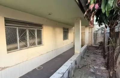 Casa com 3 quartos à venda na Rua Freitas de Oliveira, Centro, Ibirité