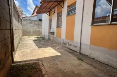 Casa com 3 quartos à venda na Avenida Perimetral, Vila Pinho (Vale do Jatobá), Belo Horizonte