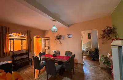 Casa com 4 quartos à venda na Rua Cabo Jota de Oliveira, Vila Pinho (Vale do Jatobá), Belo Horizonte