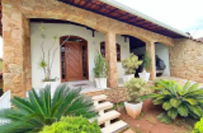 Casa com 4 quartos à venda na Rua João Baptista Vianna, Tirol, Belo Horizonte