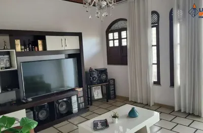 Casa residencial para venda em rua pública no bairro olhos d'água, feira de santana 3 quartos, 1 sala, 1 banheiro, 3 vagas . 270,00 m²