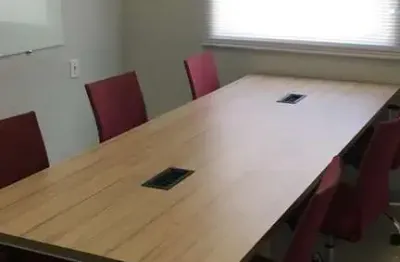 Sala comercial no capuchinhos, para locação, mobiliada, capacidade 6 pessoas, no club 4 work, em feira de santana, área de 15 m².